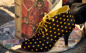 Do jakich spodni nosić mokasyny?