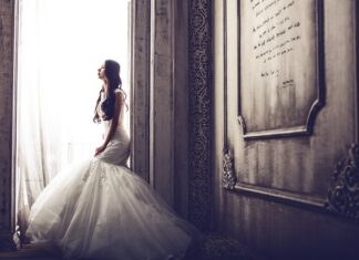 Jak umówić się na wizytę w salonie sukien ślubnych?