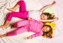 Piżamy dla dzieci – jak wybrać bezpieczne i wygodne? Piżamy dla dzieci